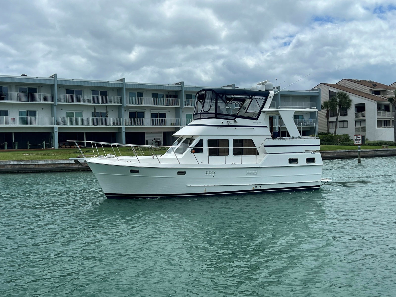 2007 Heritage East 36 Sundeck Trawler