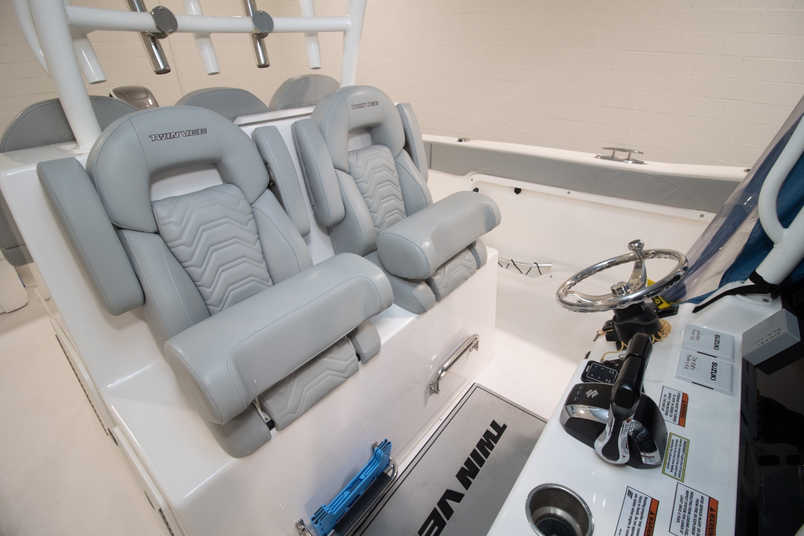 34ft Twin Vee Yacht For Sale
