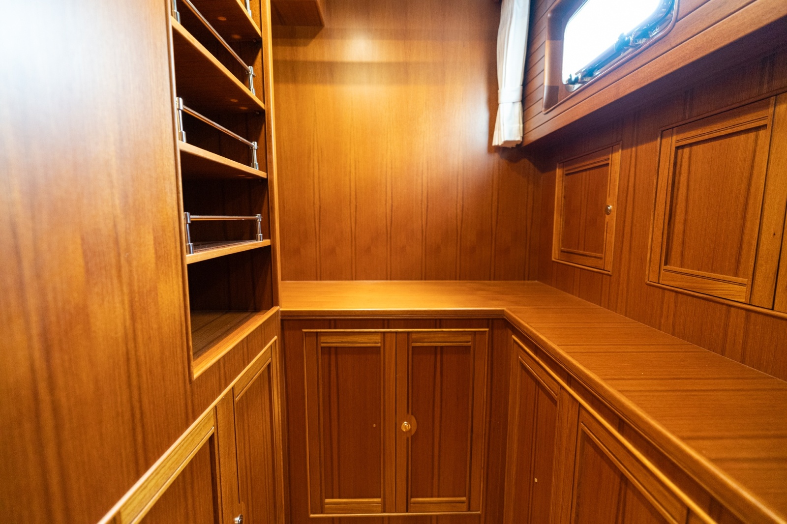 MSR Closet Storage
