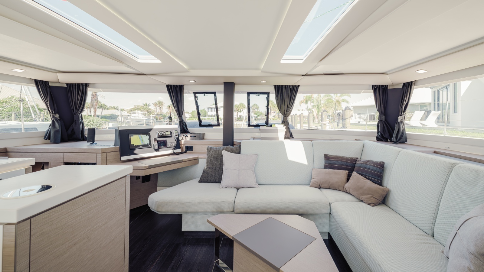 2020 Fountaine Pajot Saona 47
