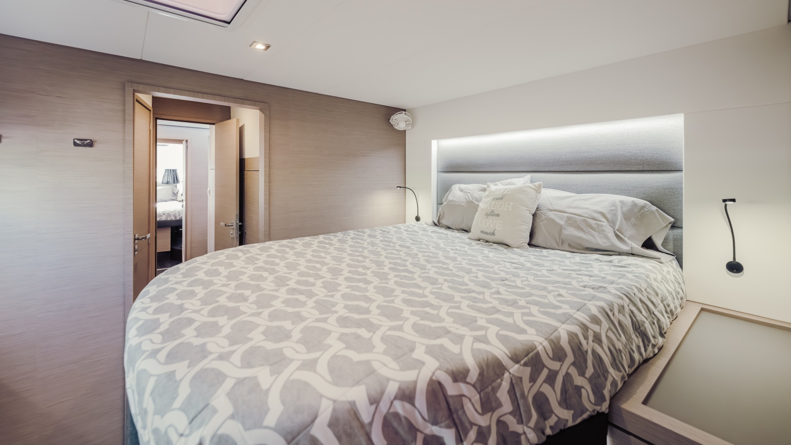 2020 Fountaine Pajot Saona 47