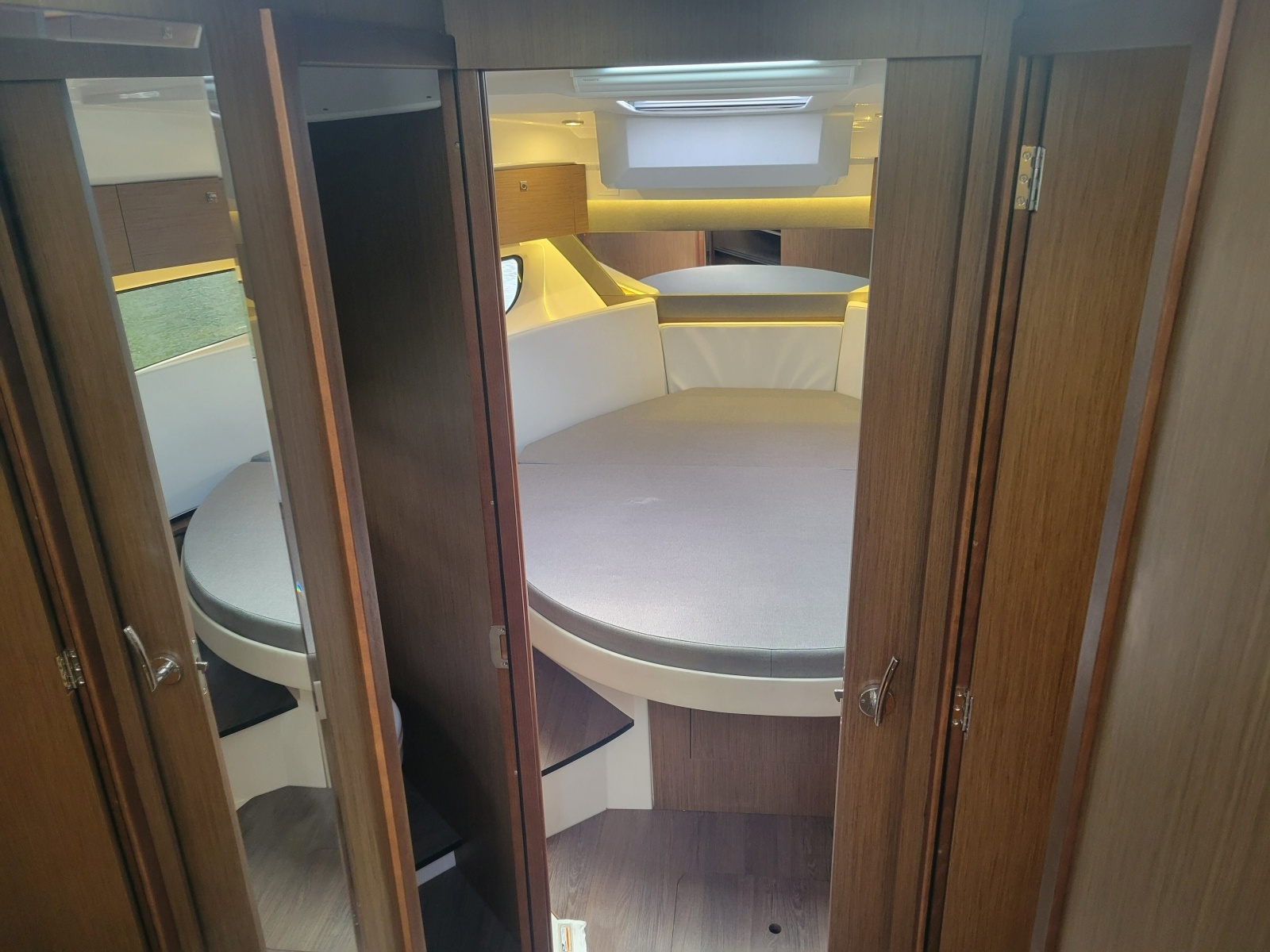 34ft Jeanneau Yacht For Sale