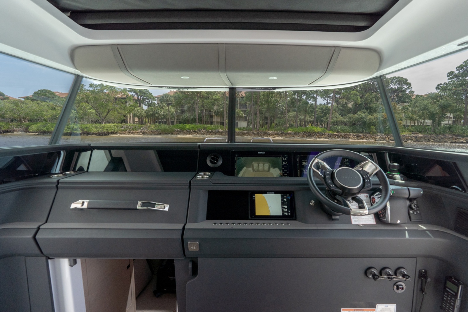 2024 Axopar 45 XC Cross Cabin