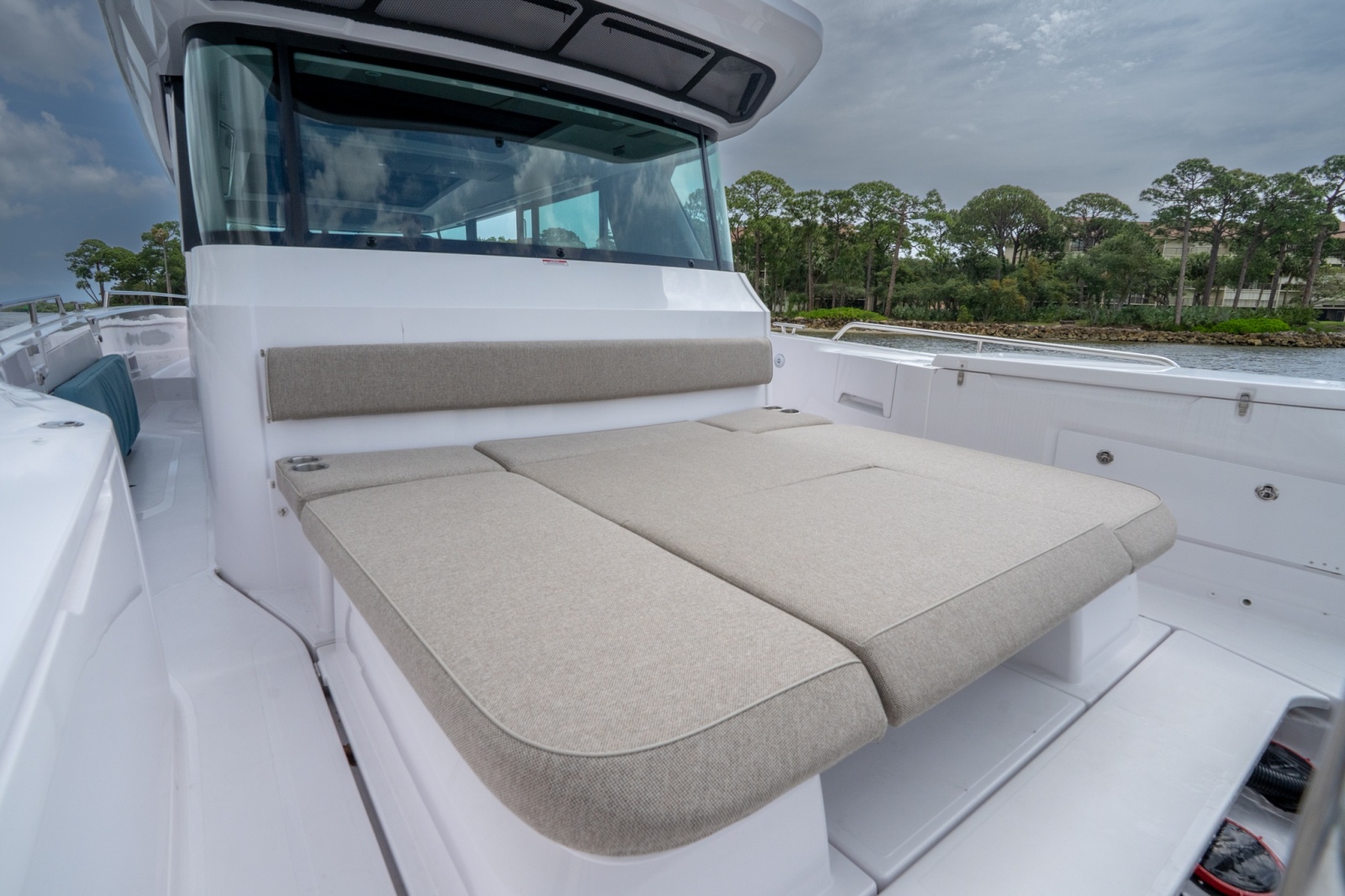 2024 Axopar 45 XC Cross Cabin