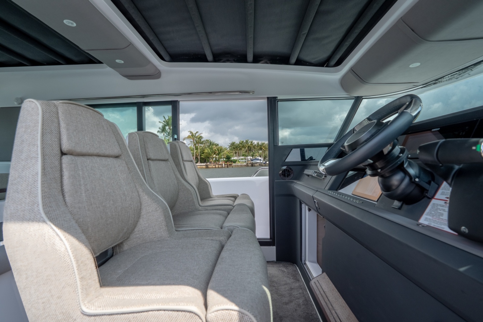 2024 Axopar 45 XC Cross Cabin