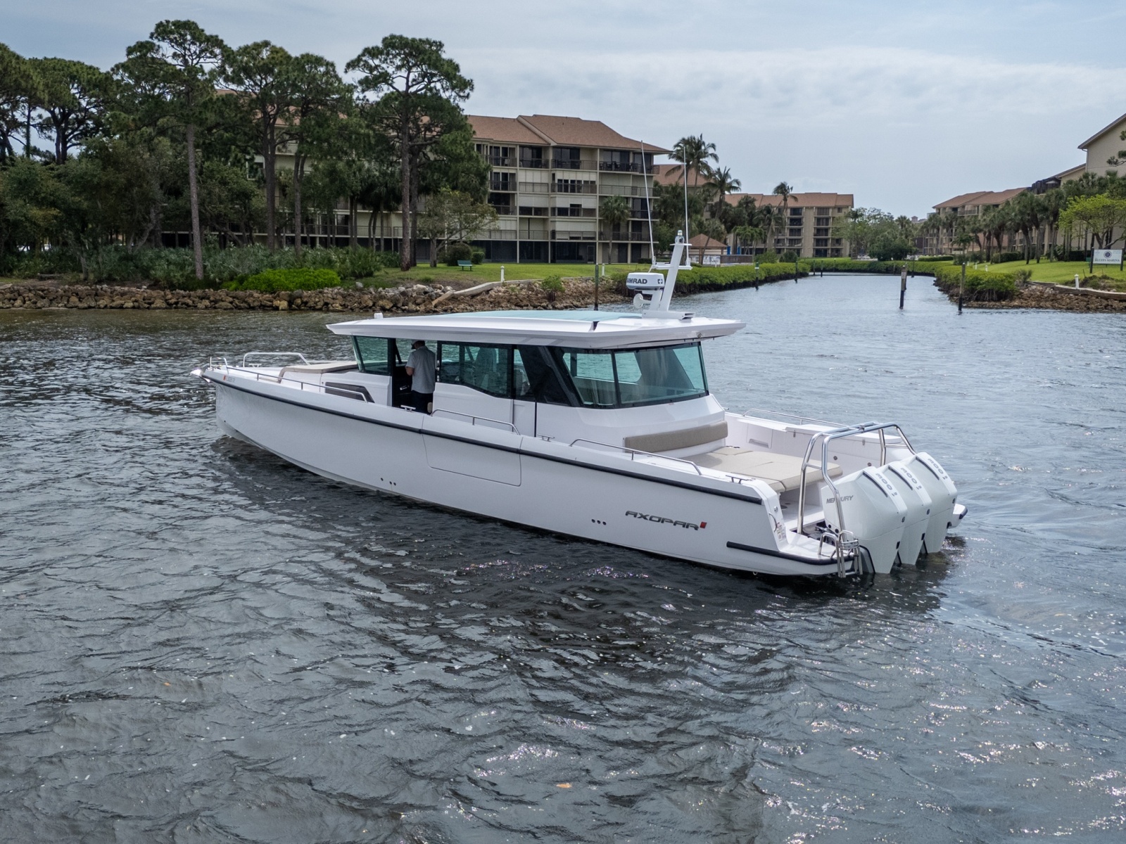 2024 Axopar 45 XC Cross Cabin