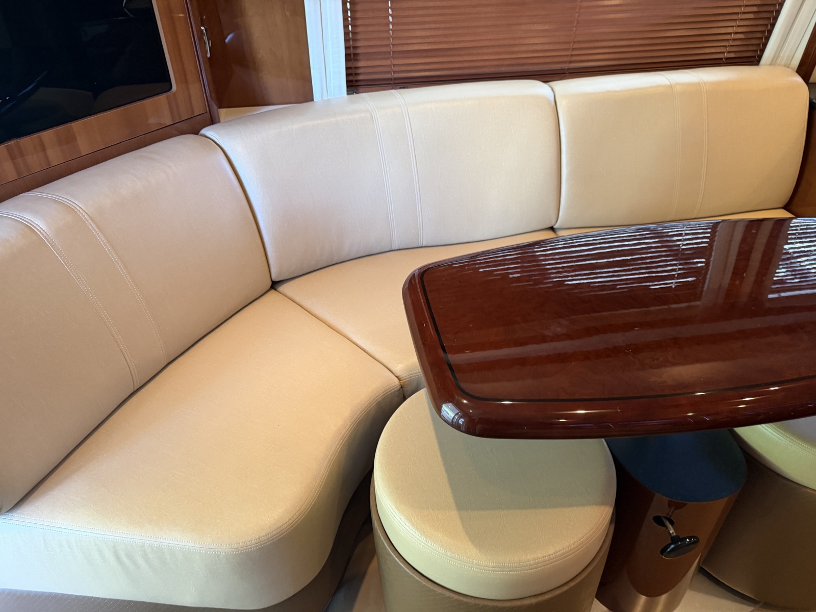 2009 Sea Ray 52 SEDAN BRIDGE