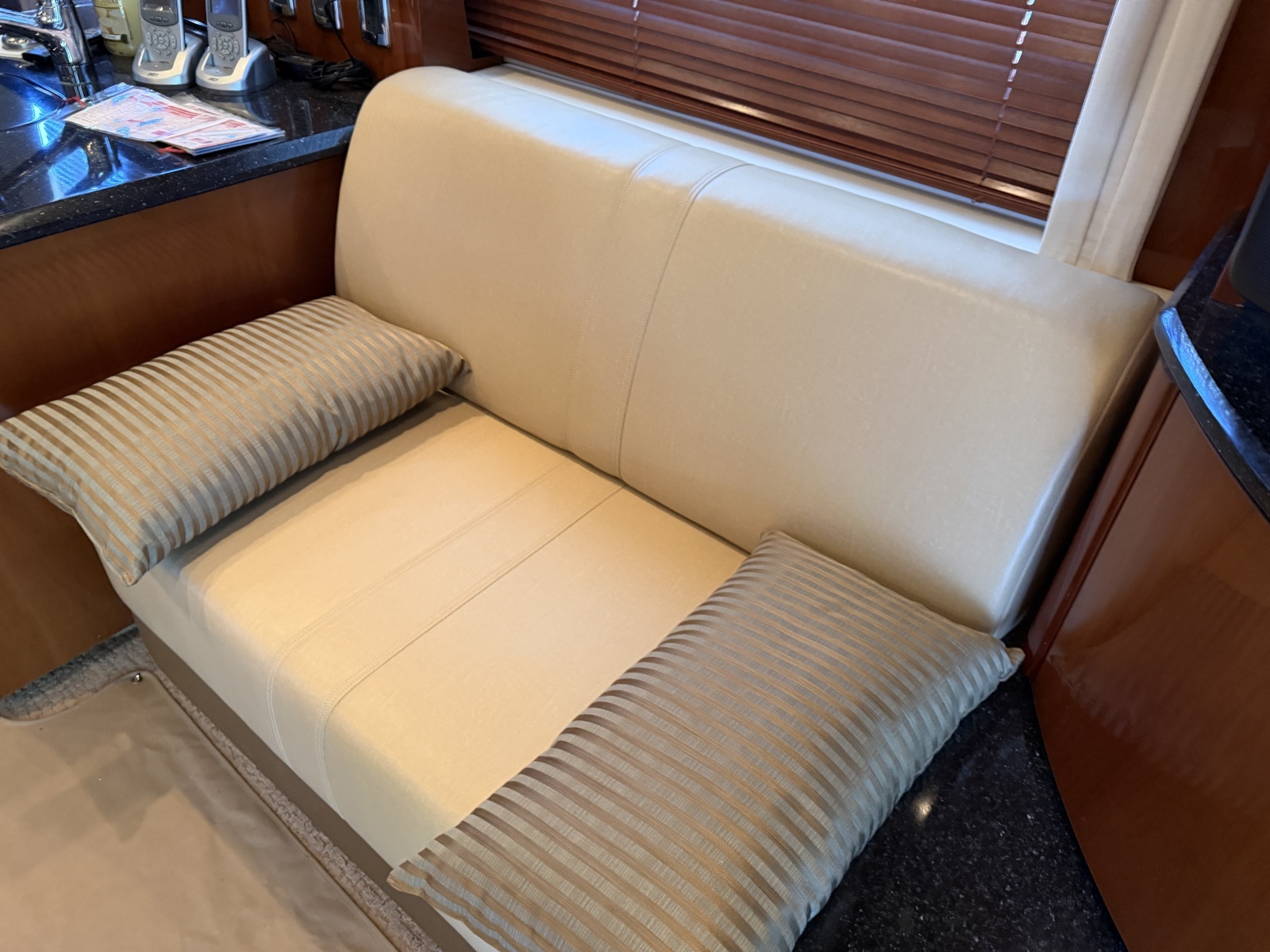 2009 Sea Ray 52 SEDAN BRIDGE