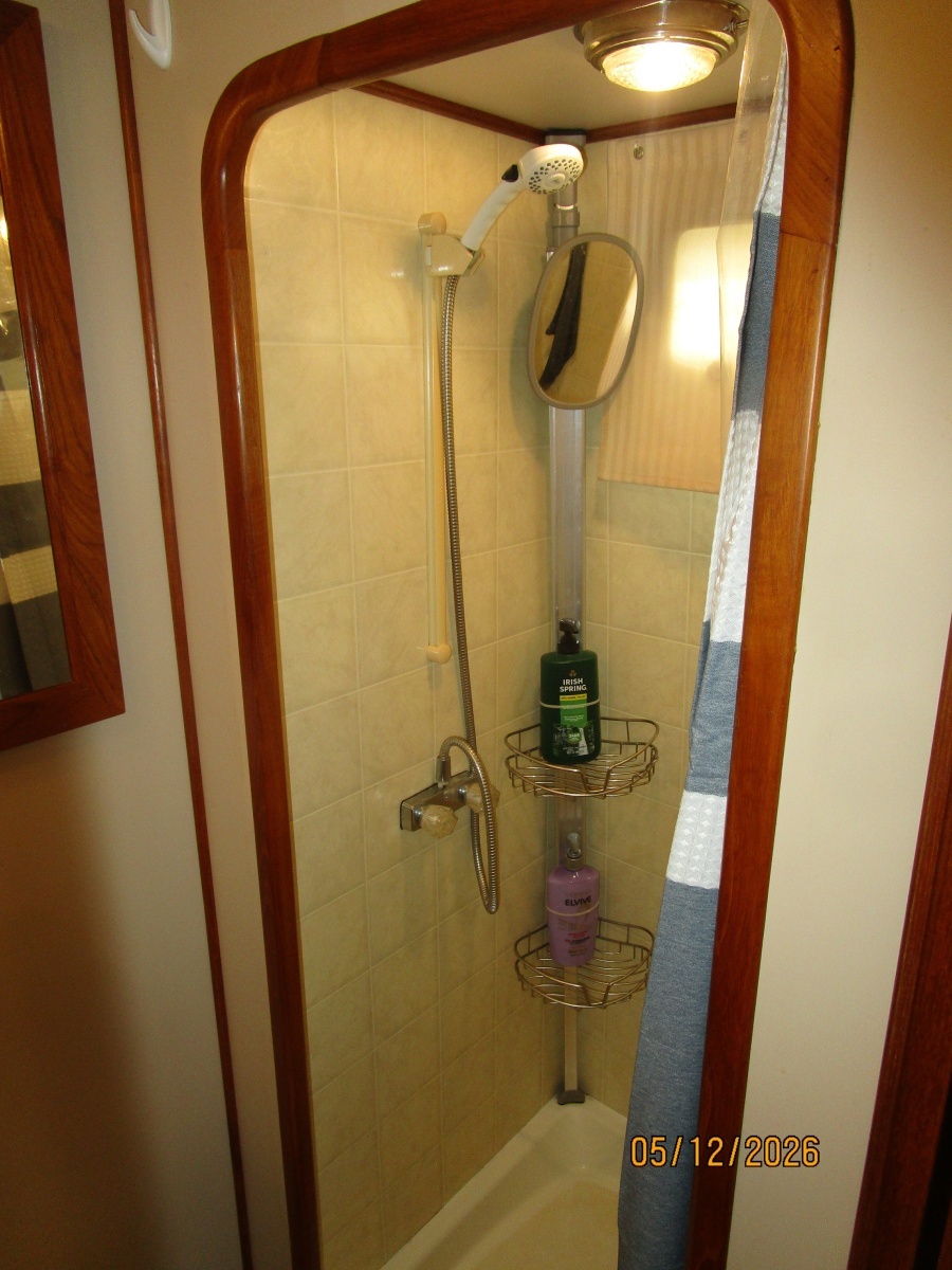 36' Monk master stateroom shower