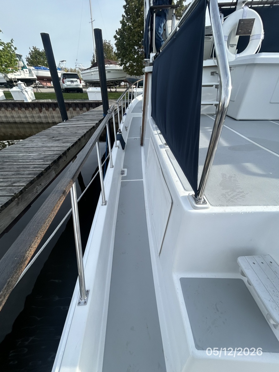 36' Monk port side deck2