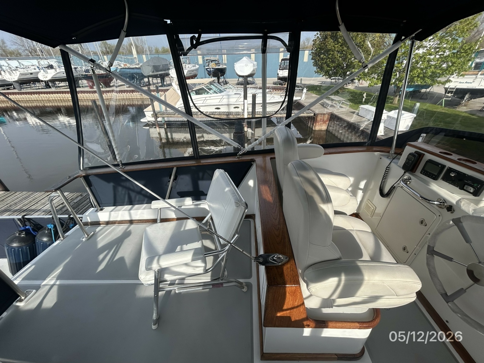 36' Monk flybridge port