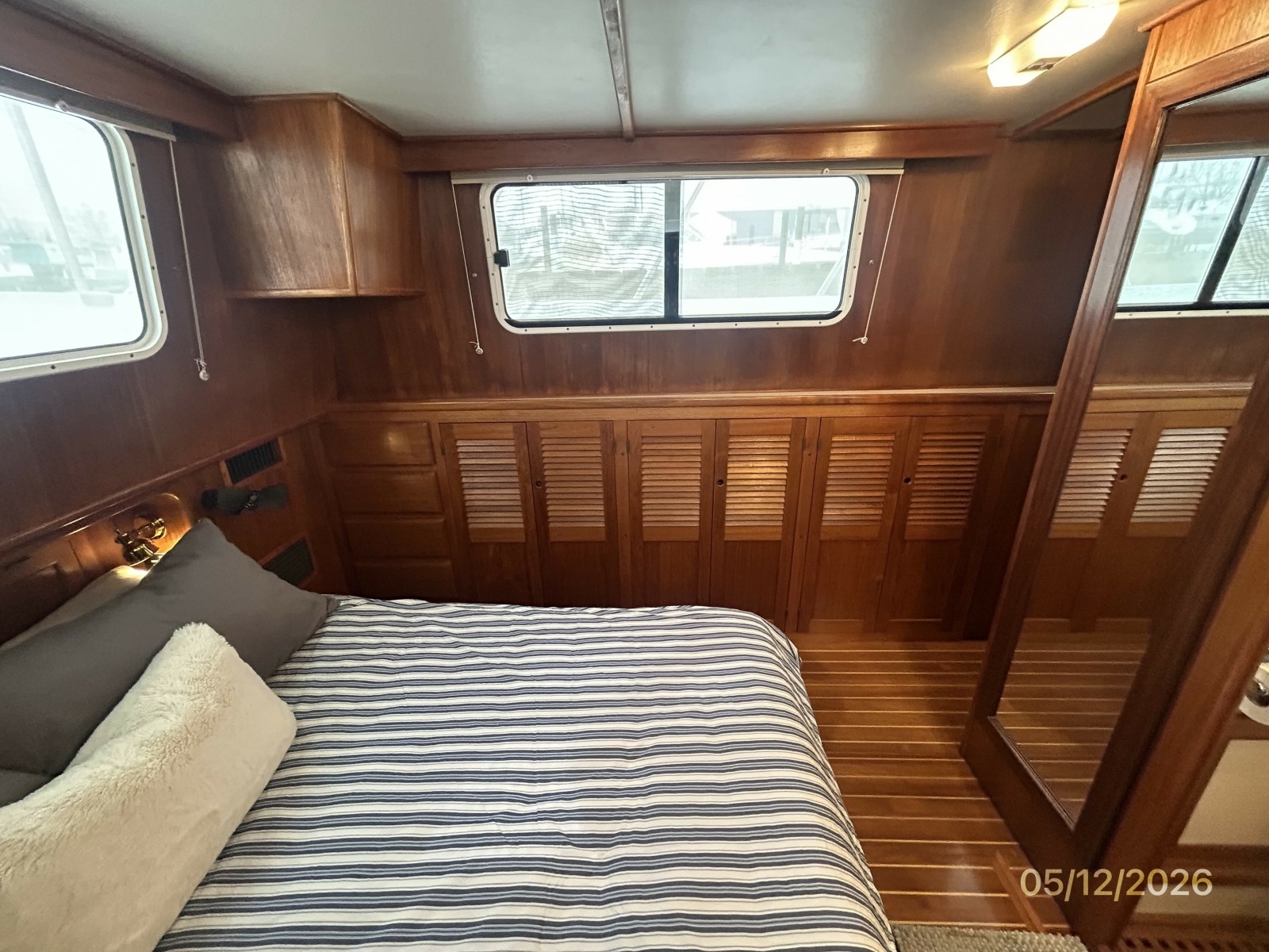 36' Monk master stateroom port