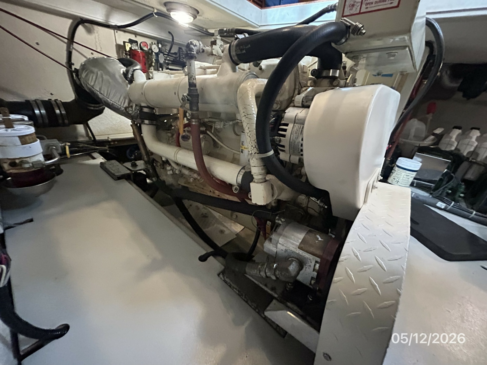 36' Monk main engine2