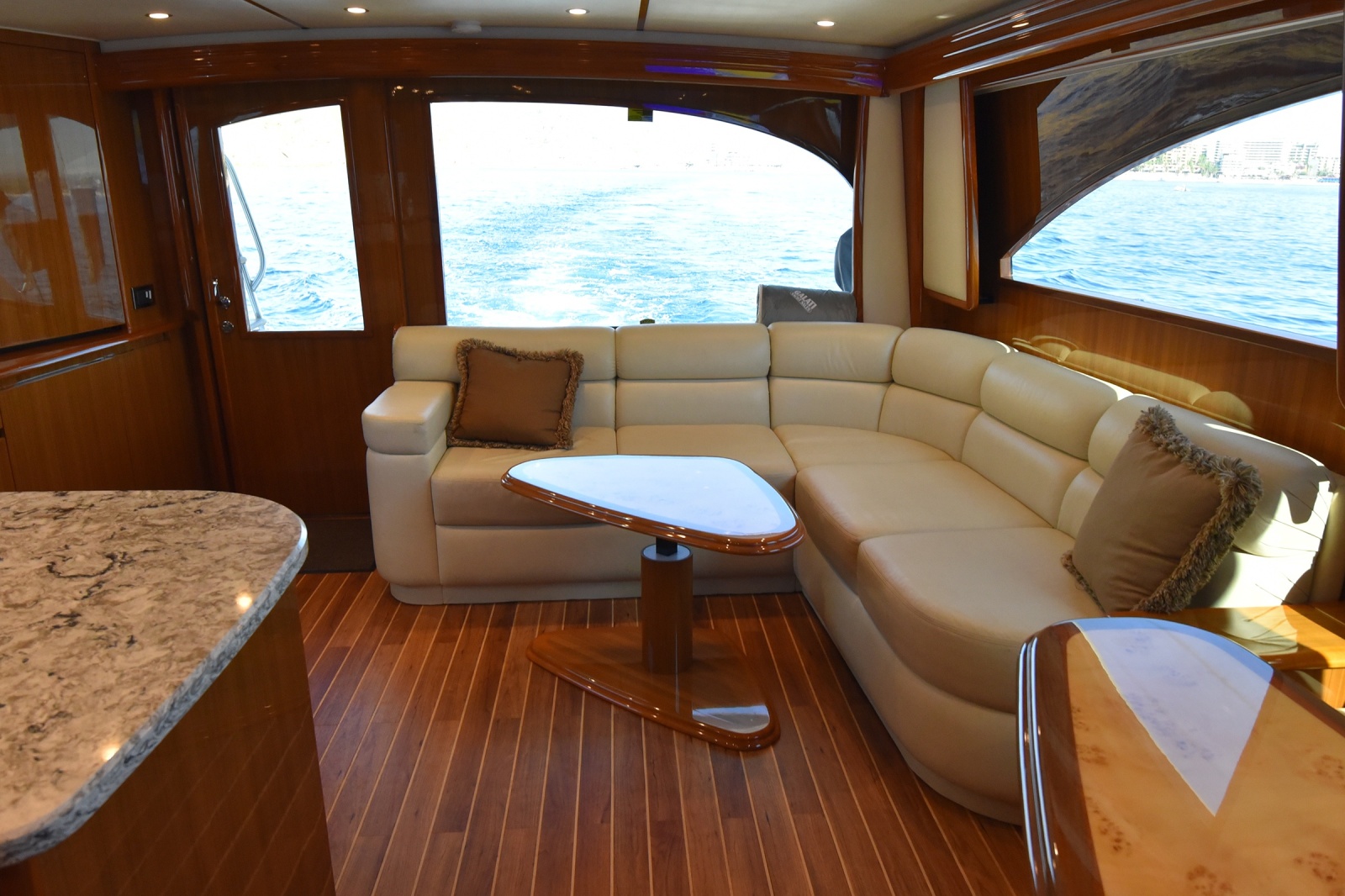2016 Viking 55 Convertible TAG Team Salon