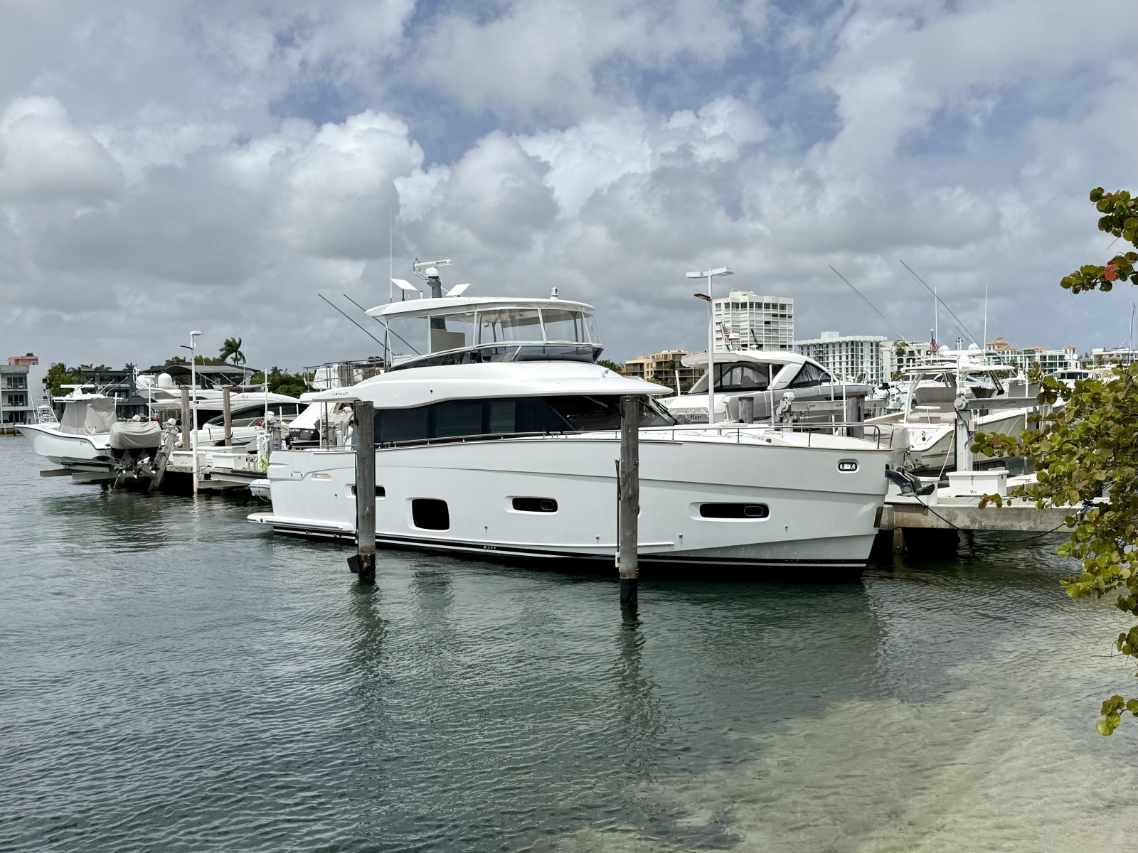66ft Azimut Yacht For Sale