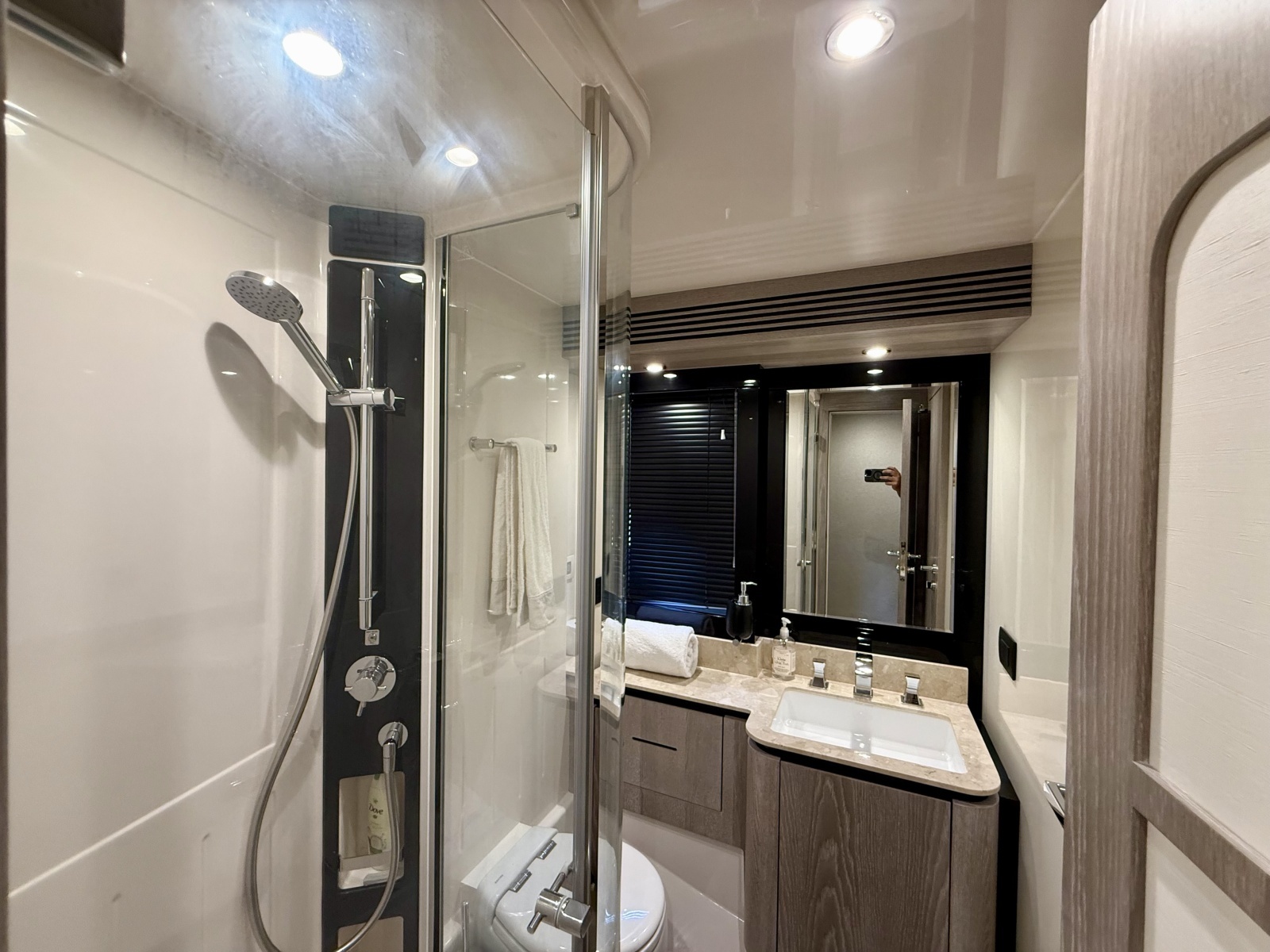 66ft Azimut Yacht For Sale