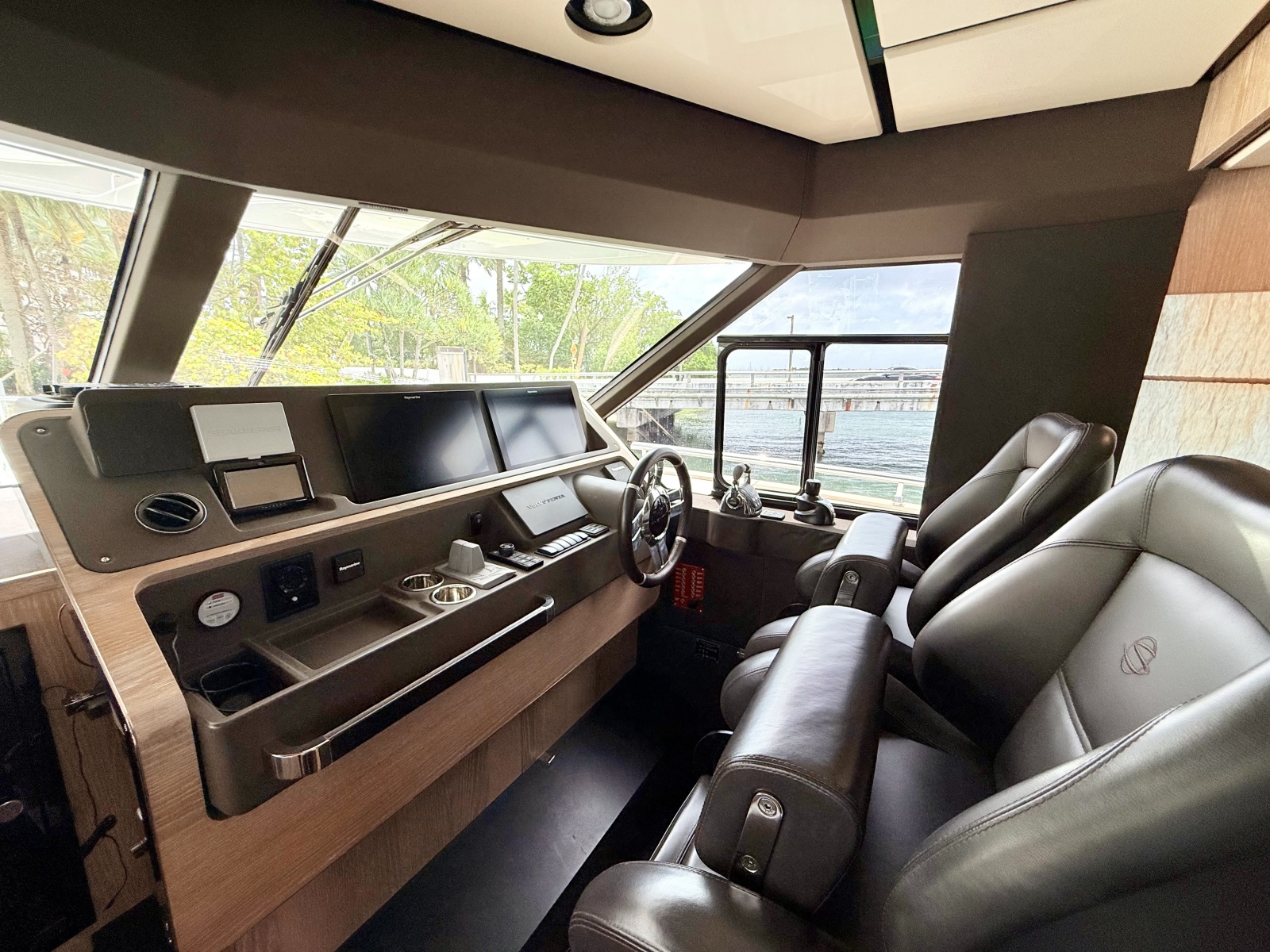 2020 Azimut Magellano 66