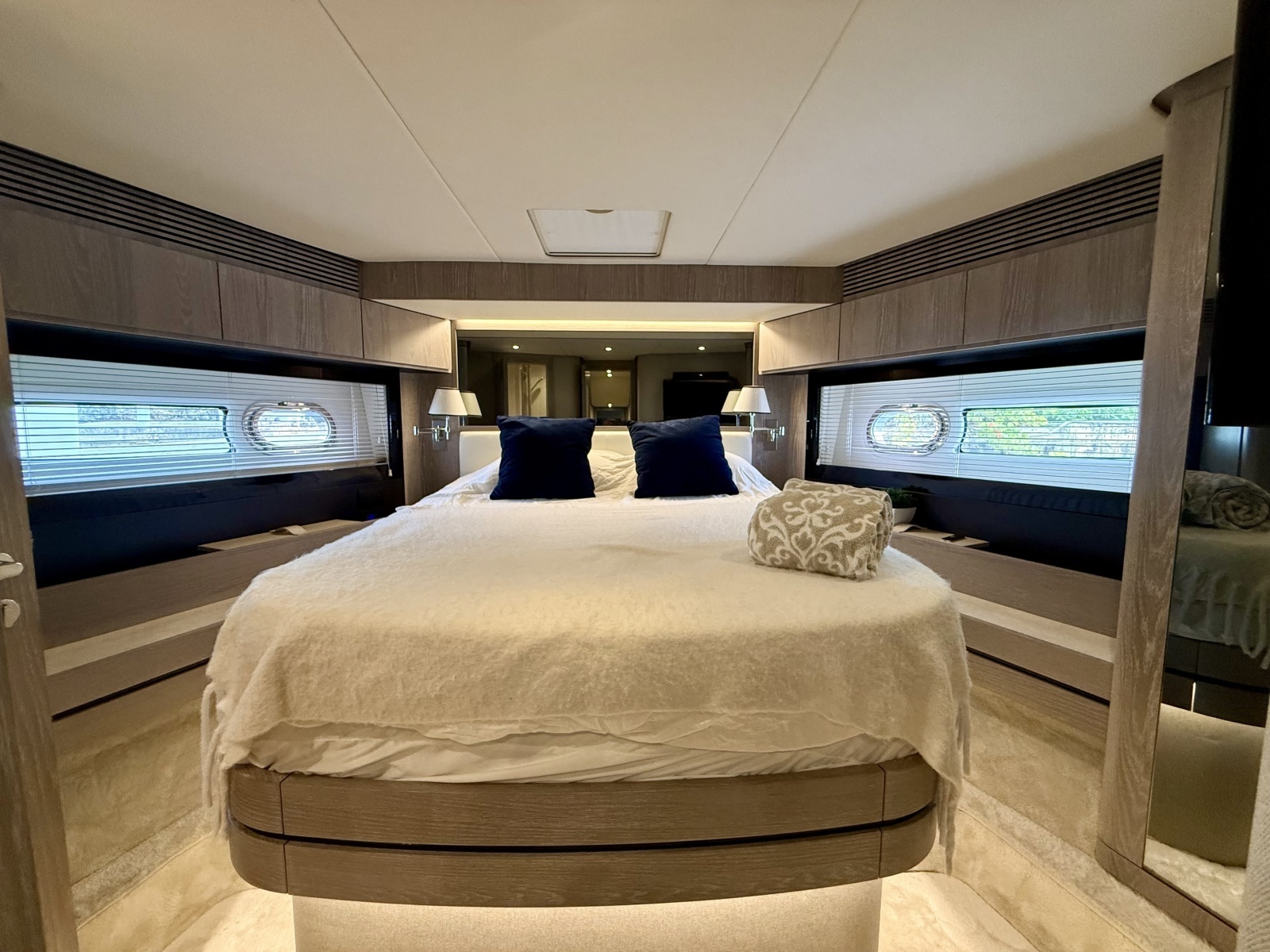 66ft Azimut Yacht For Sale