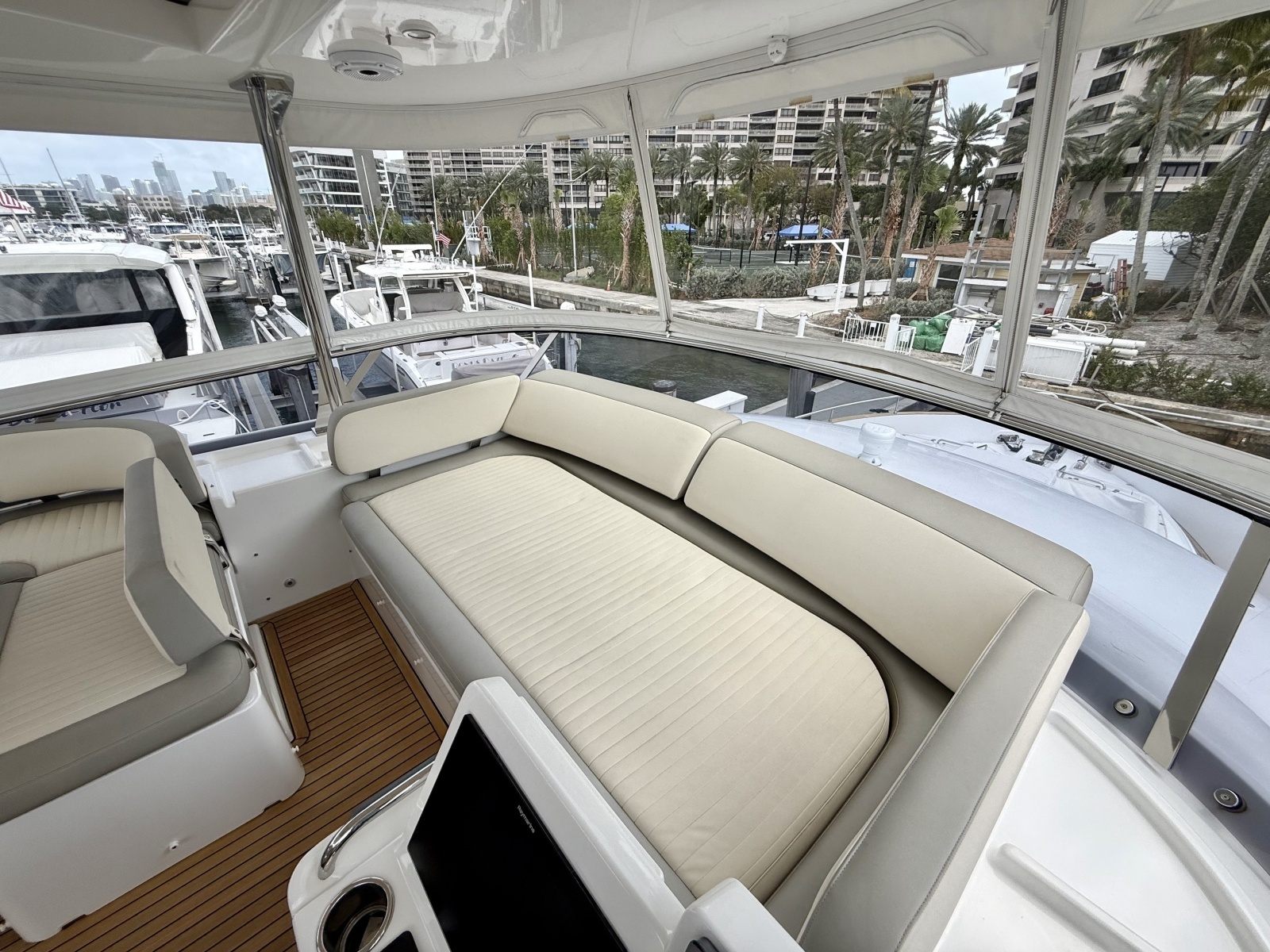 66ft Azimut Yacht For Sale
