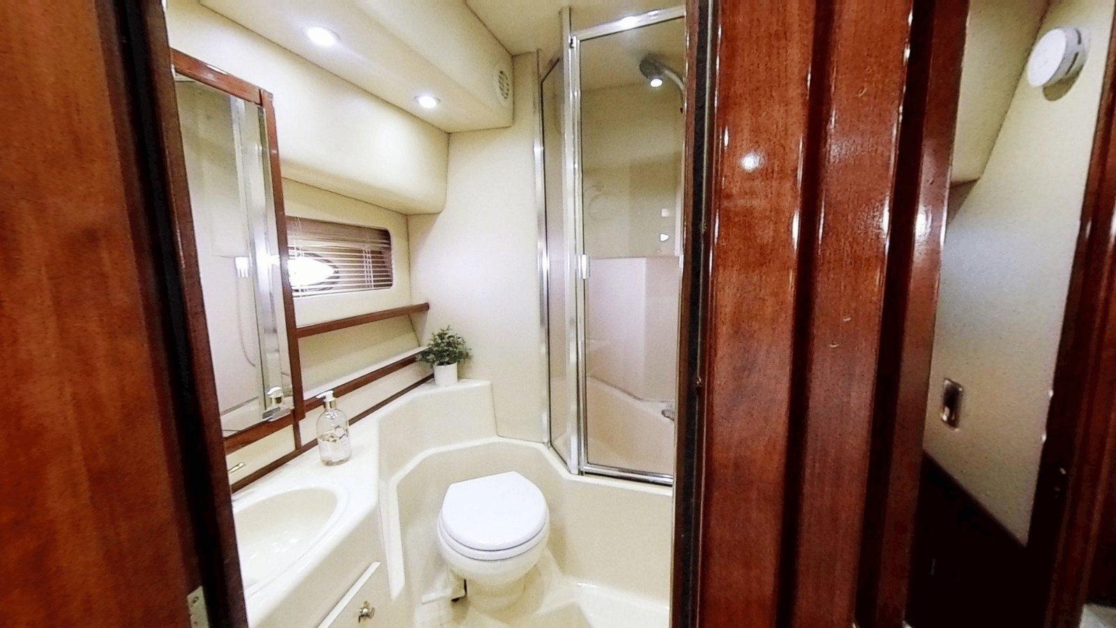 Owner's Head with Tub/Shower