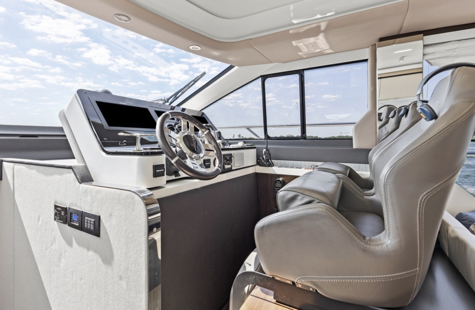 60ft Azimut Yacht For Sale