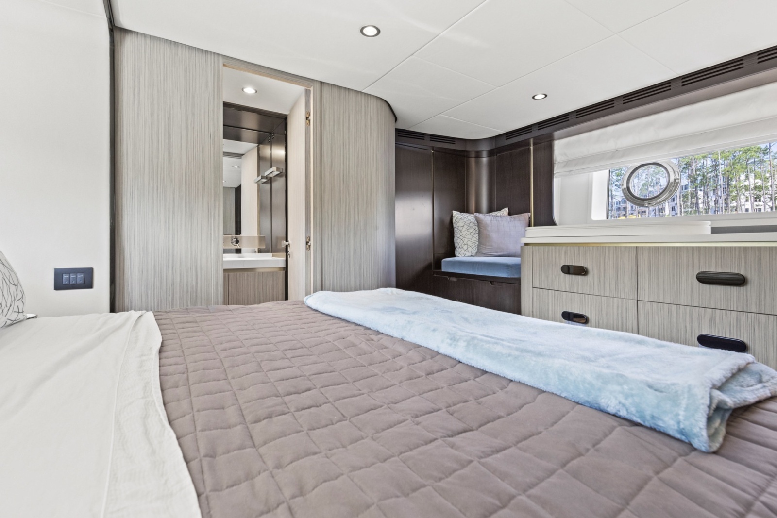 60ft Azimut Yacht For Sale