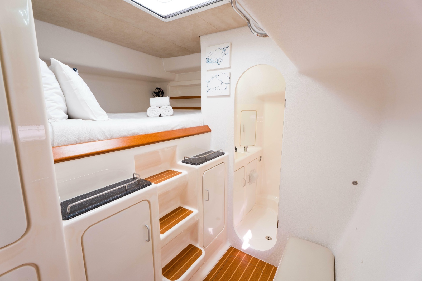2011 Voyage Yachts 520 photo 39