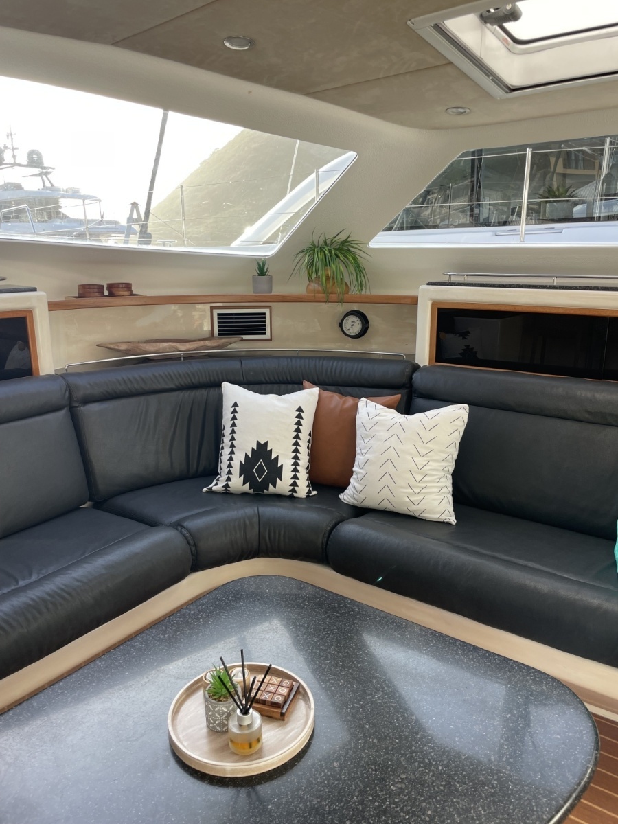 2011 Voyage Yachts 520