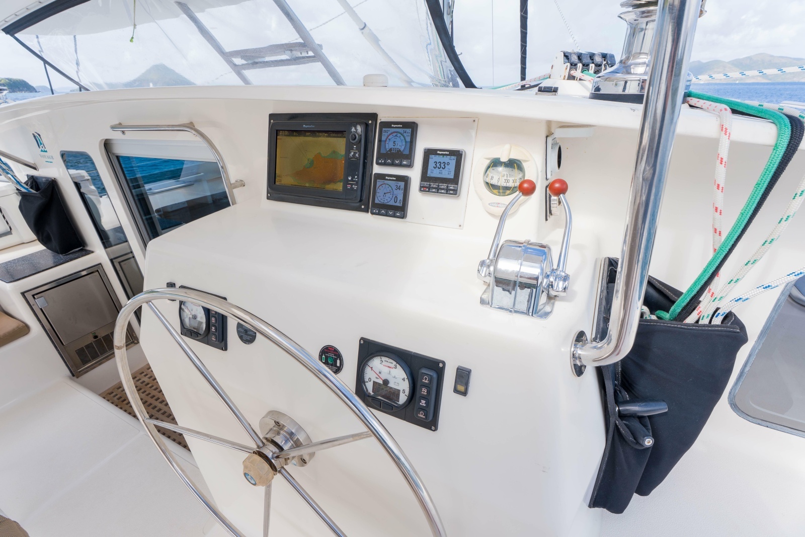 2011 Voyage Yachts 520 photo 19