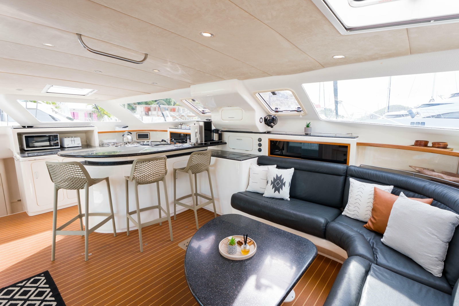 2011 Voyage Yachts 520