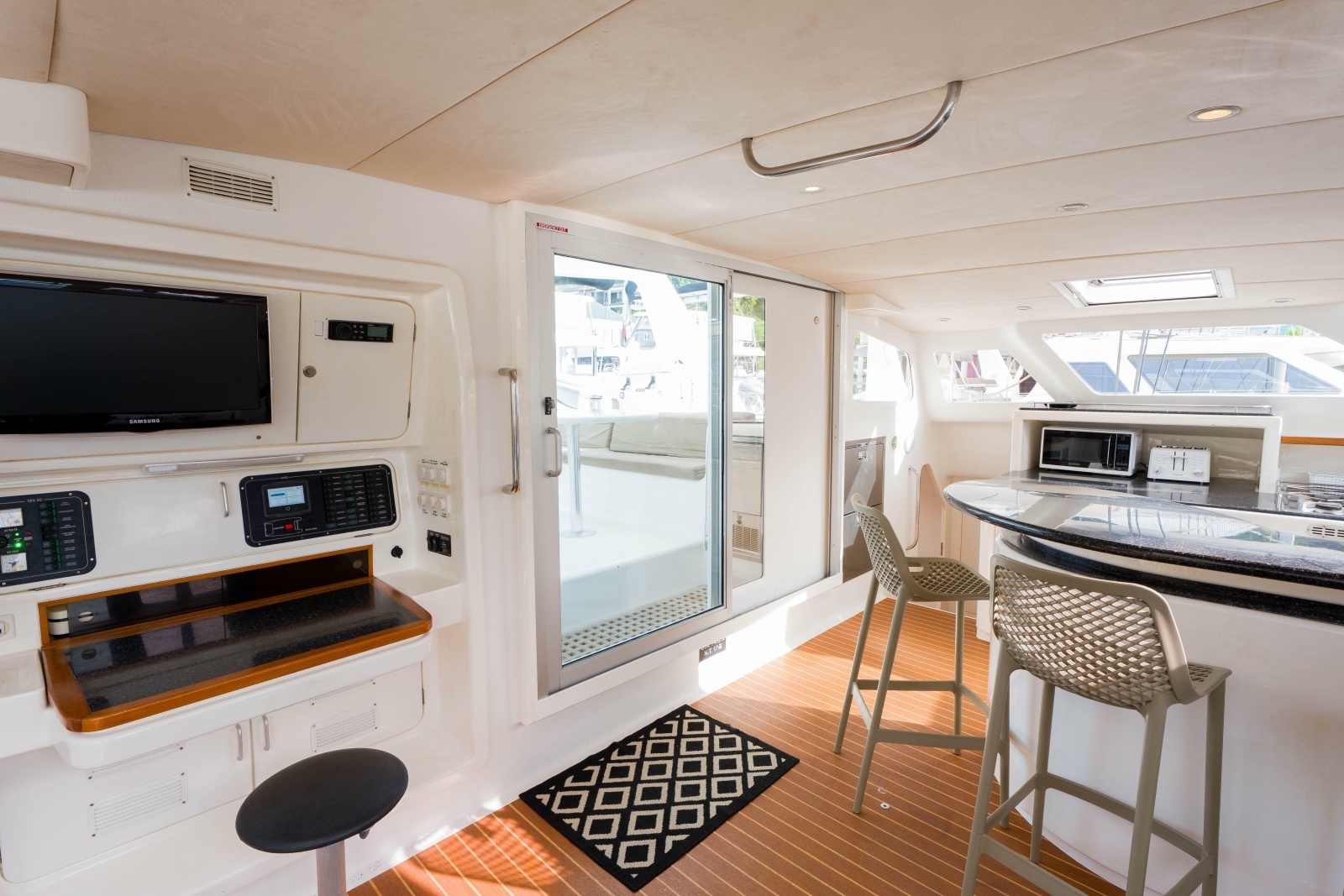 2011 Voyage Yachts 520 photo 25