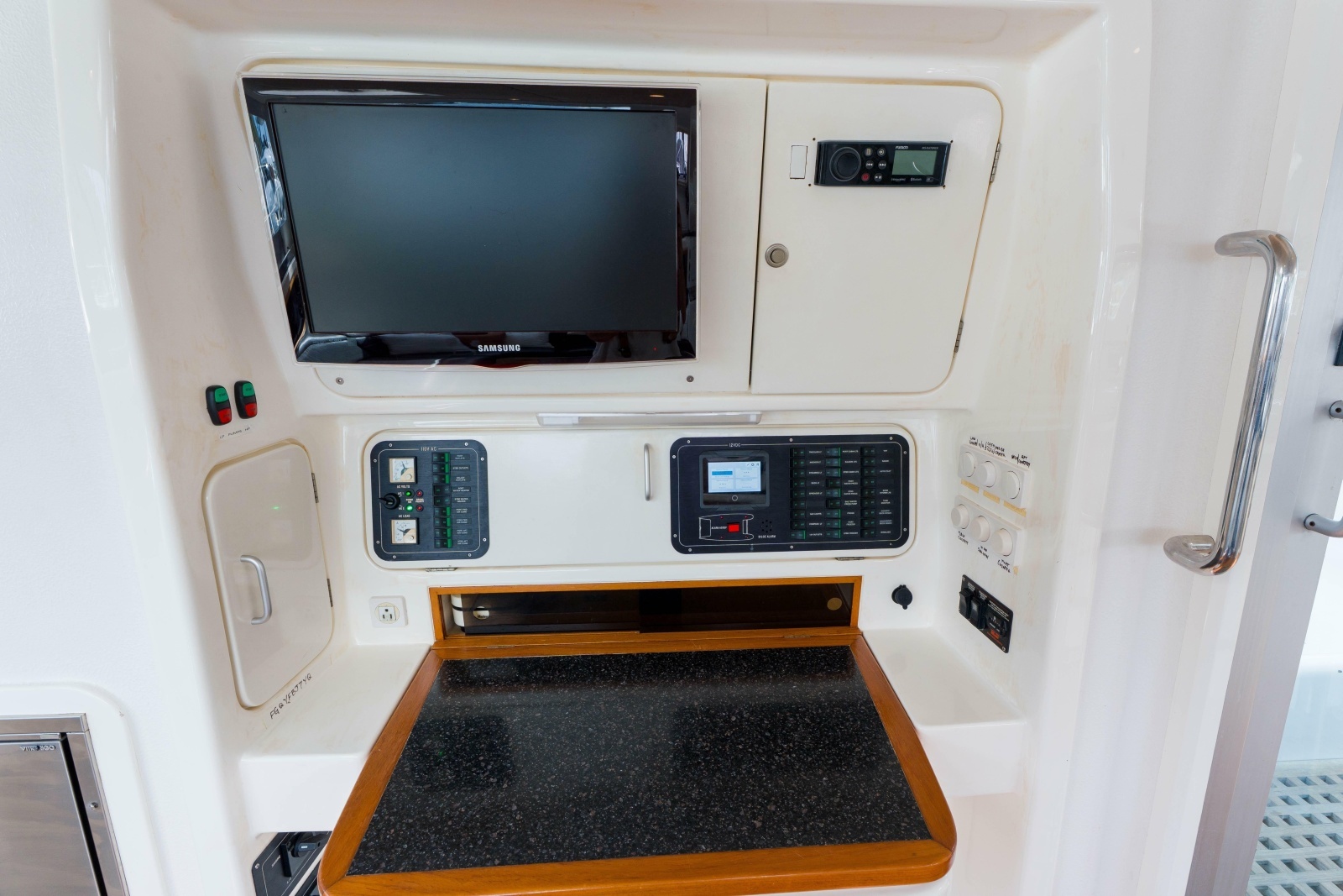 2011 Voyage Yachts 520 photo 33