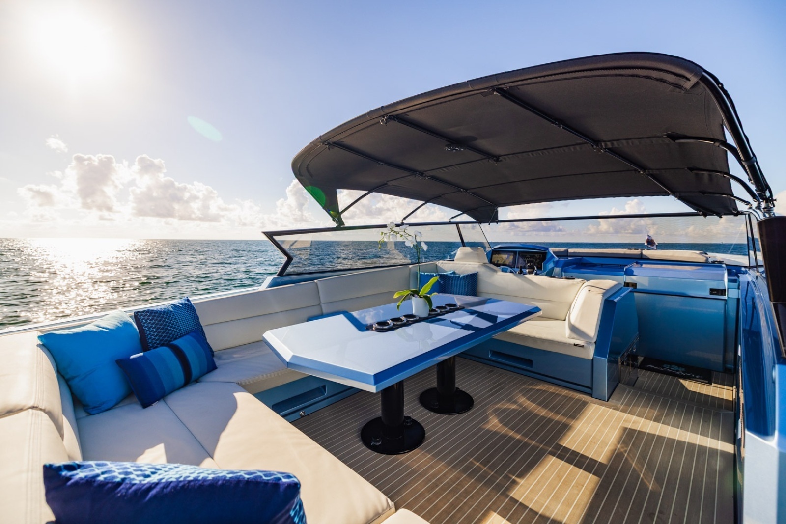 2019 Vanquish Yachts VQ58