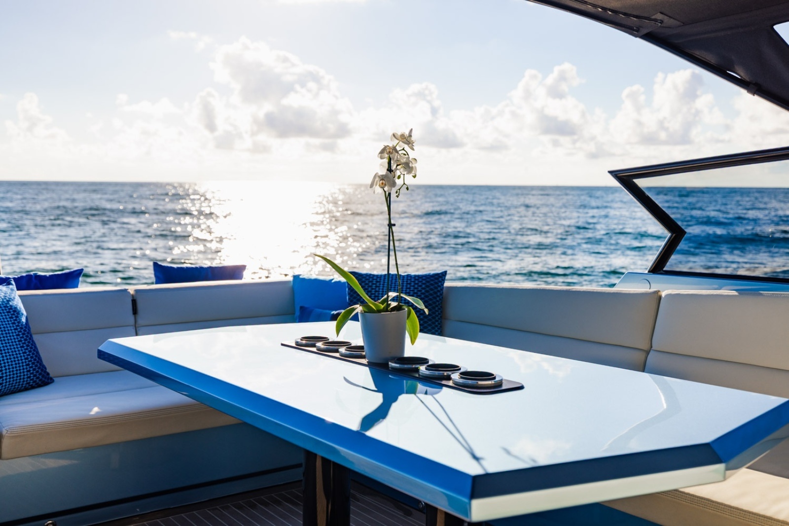 2019 Vanquish Yachts VQ58