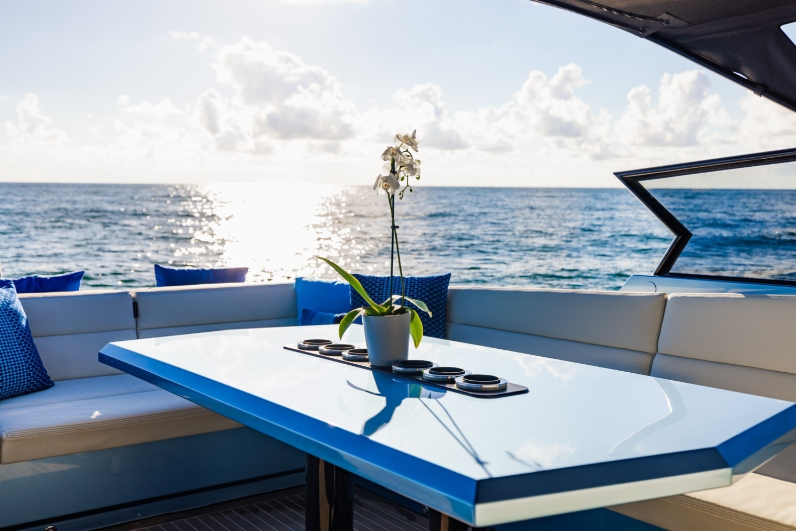 2019 Vanquish Yachts VQ58