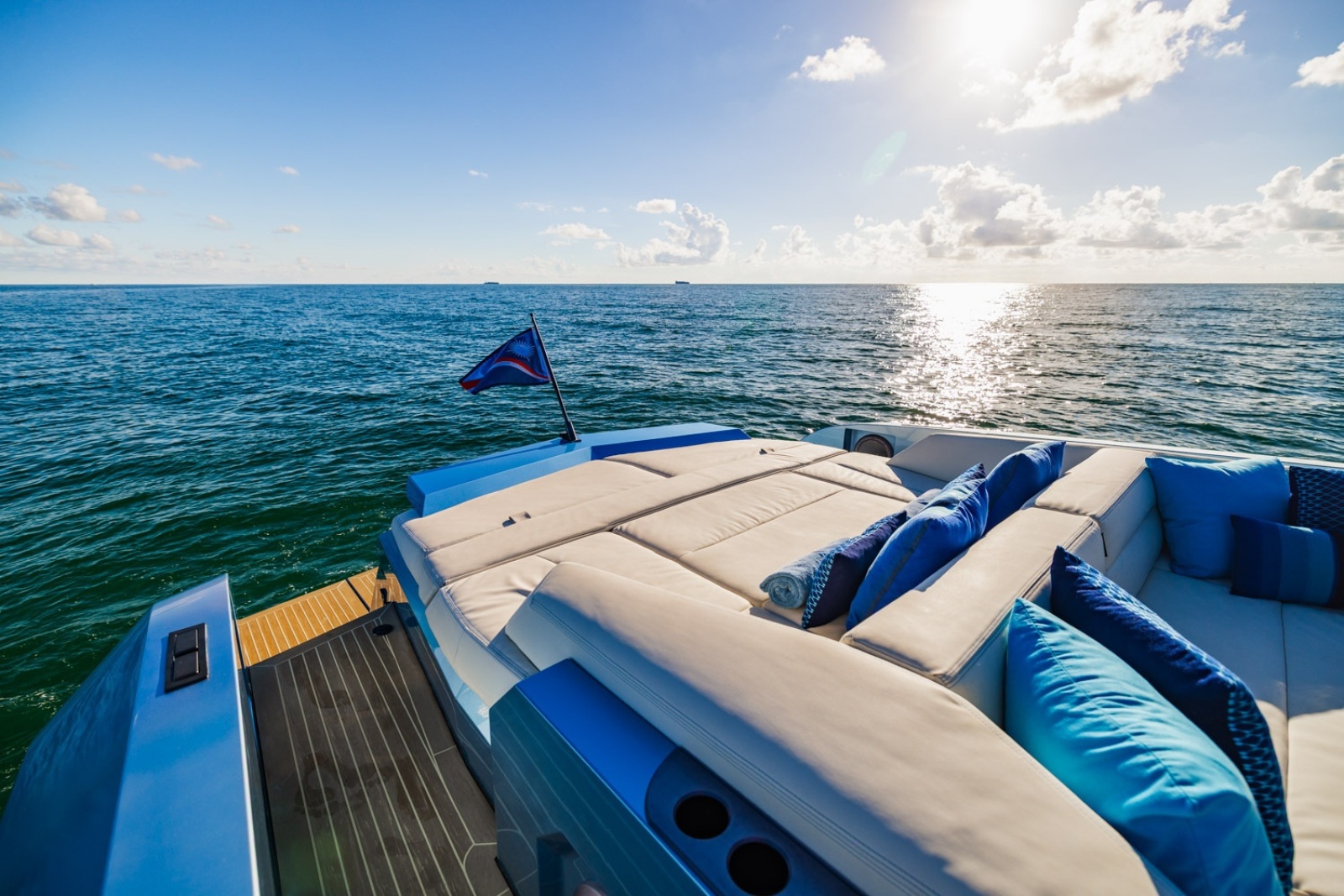2019 Vanquish Yachts VQ58