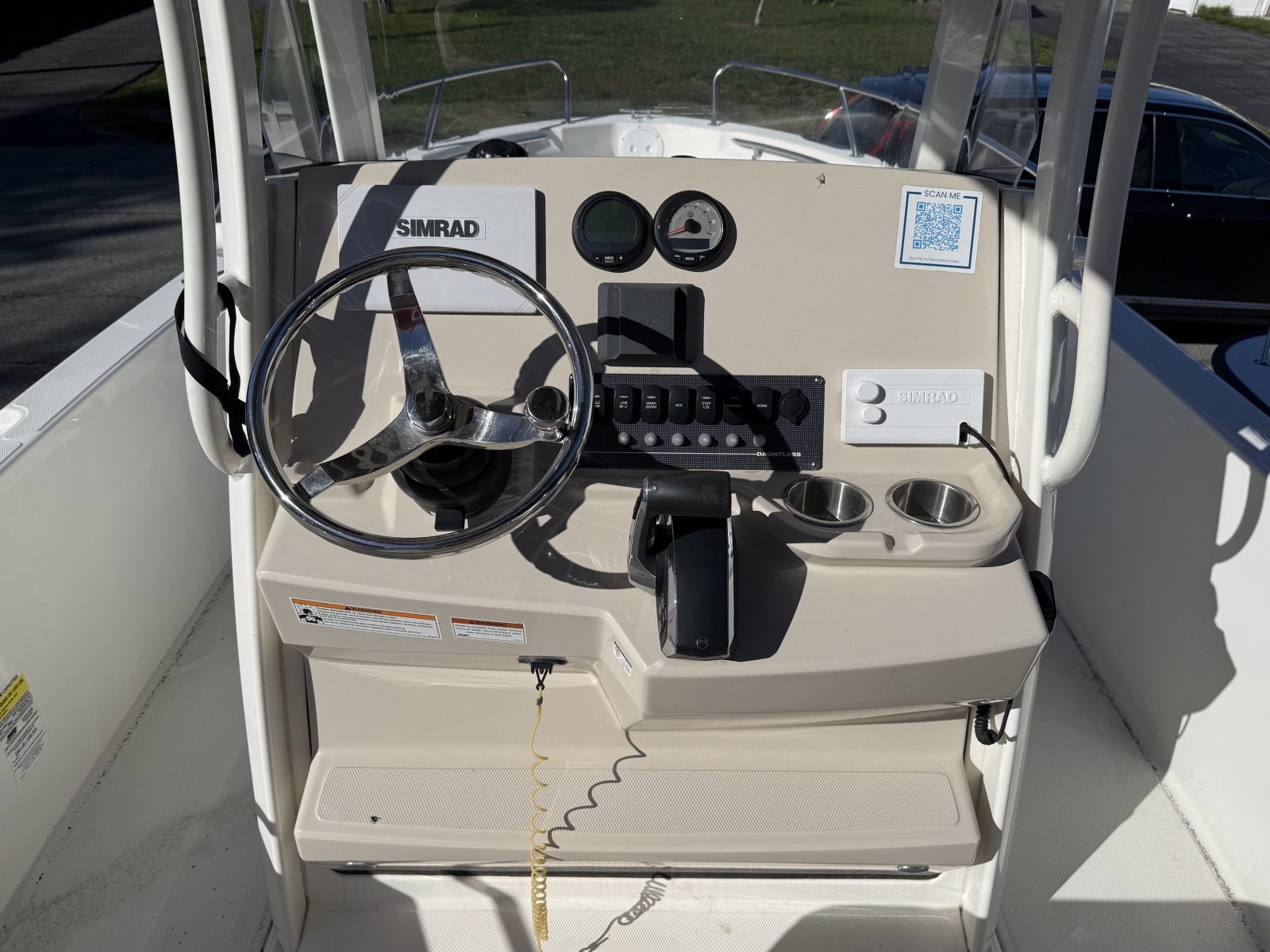 2023 Boston Whaler 220 Dauntless