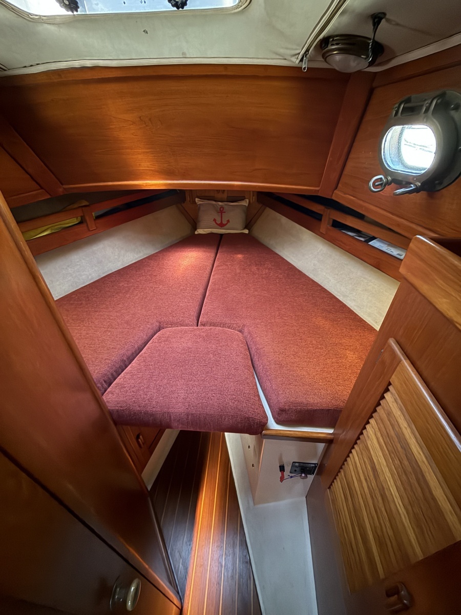 LOU ANN 34ft Pacific Seacraft Yacht For Sale