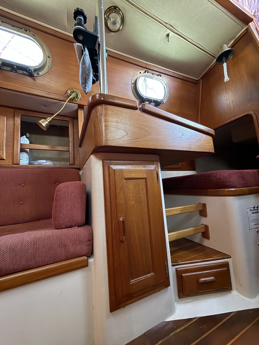 LOU ANN 34ft Pacific Seacraft Yacht For Sale