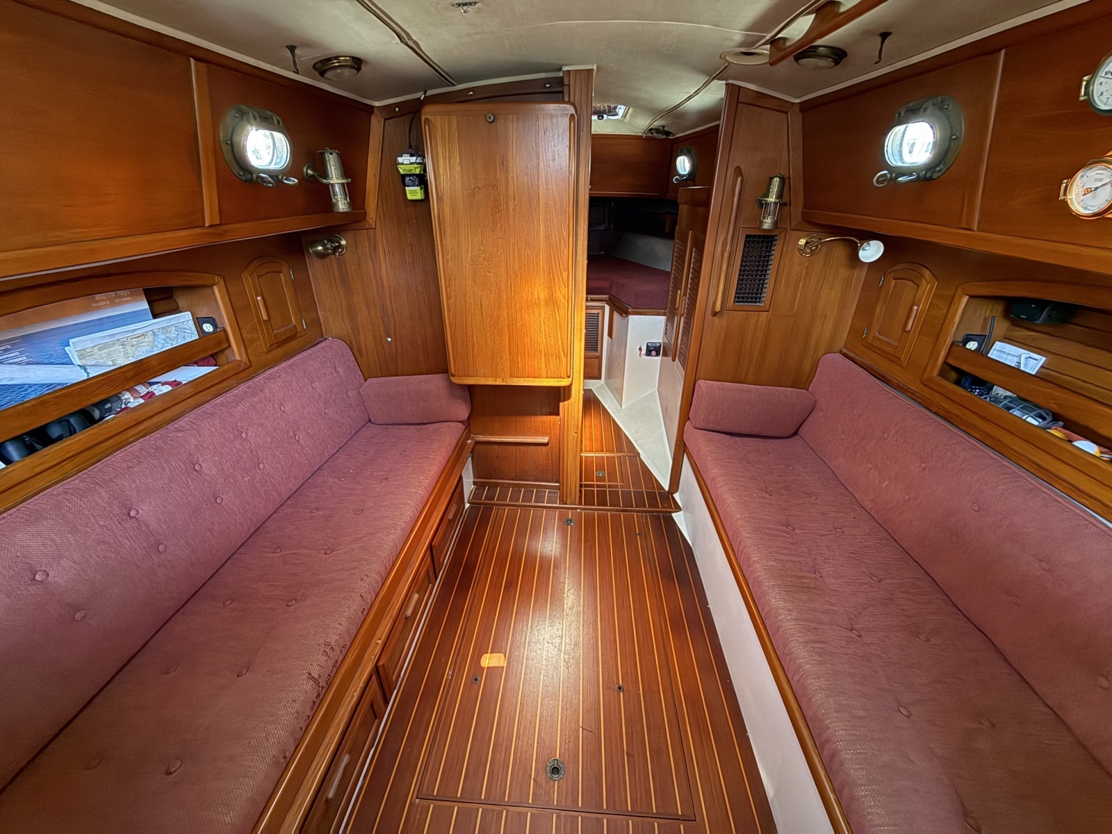 LOU ANN 34ft Pacific Seacraft Yacht For Sale