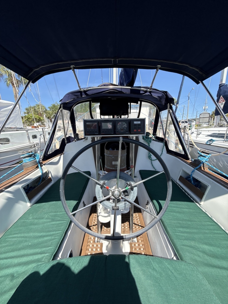 LOU ANN 34ft Pacific Seacraft Yacht For Sale