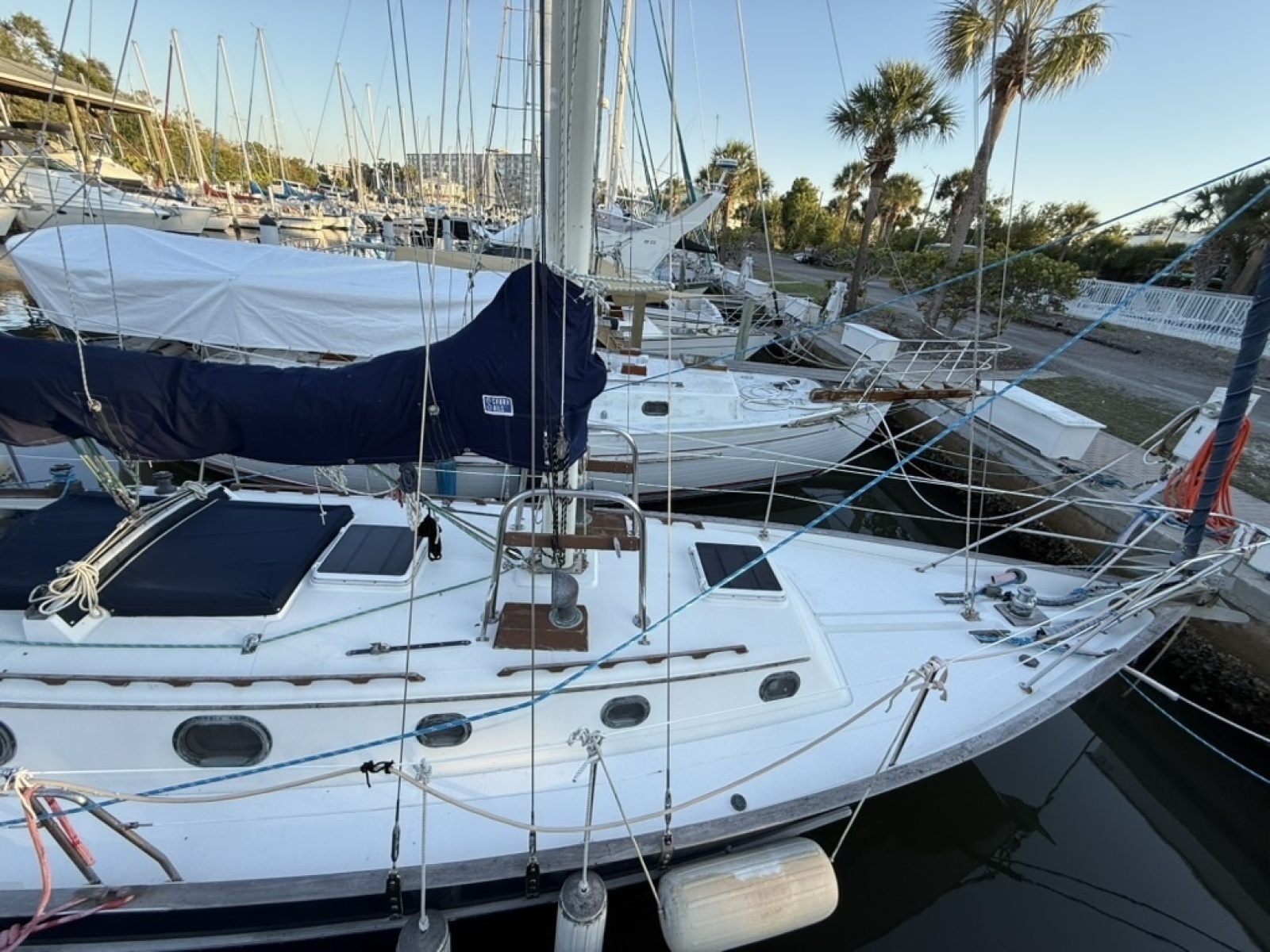 LOU ANN 34ft Pacific Seacraft Yacht For Sale