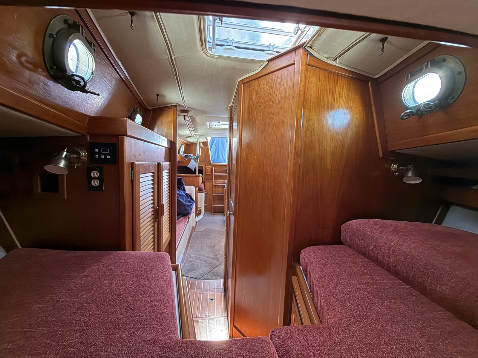 LOU ANN 34ft Pacific Seacraft Yacht For Sale