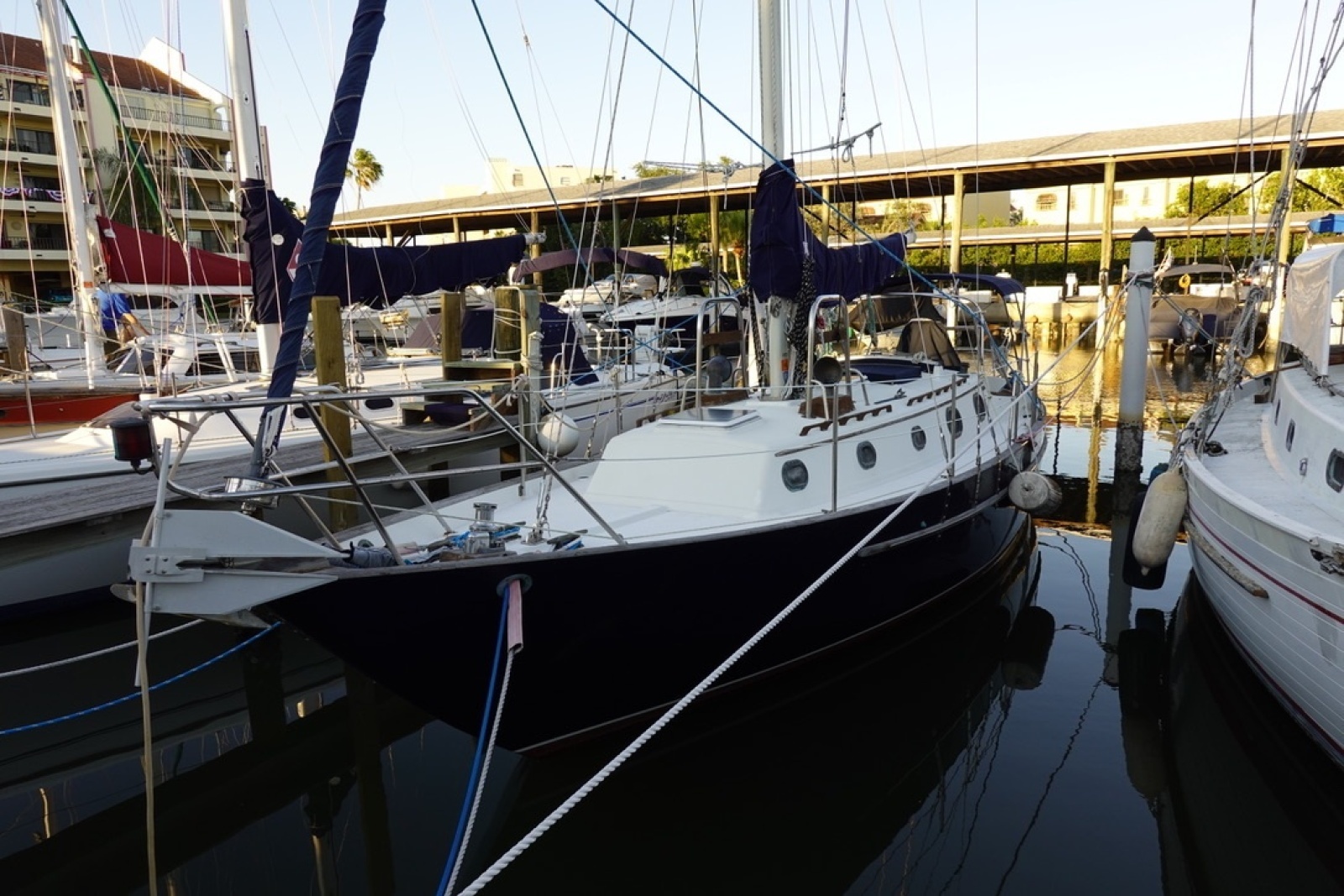 LOU ANN 34ft Pacific Seacraft Yacht For Sale