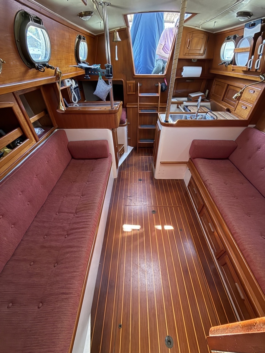 LOU ANN 34ft Pacific Seacraft Yacht For Sale
