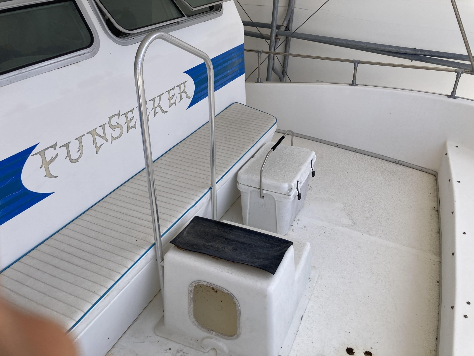 Fun Seeker 40ft Holiday Mansion Yacht For Sale