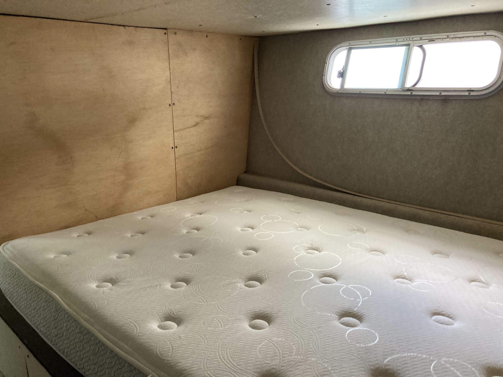 Fun Seeker 40ft Holiday Mansion Yacht For Sale