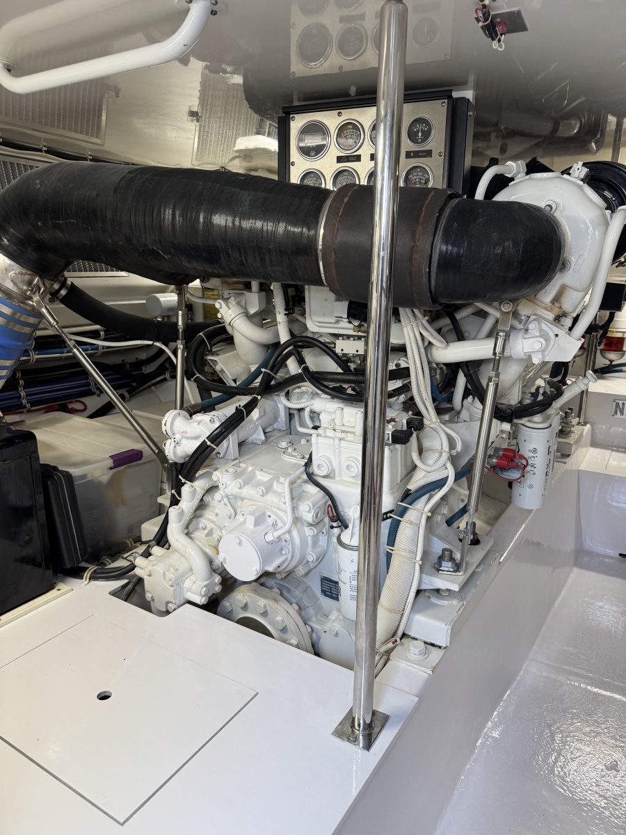 60ft Hatteras Yacht For Sale