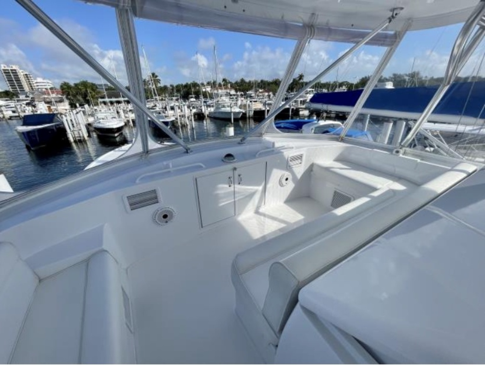 60ft Hatteras Yacht For Sale