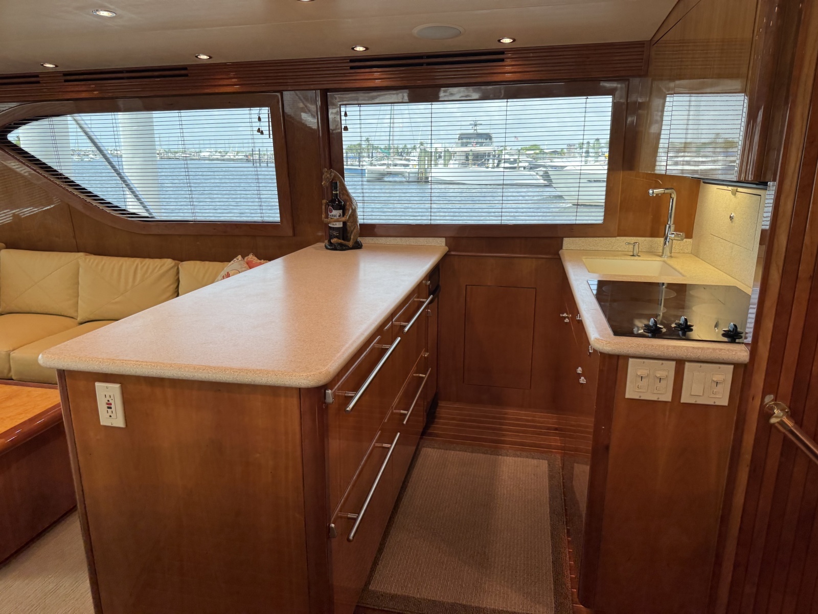 60ft Hatteras Yacht For Sale